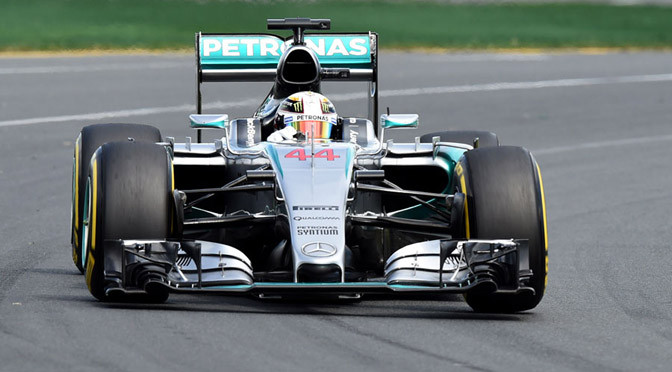 F1: Qualifying: Lewis Hamilton on pole in Australia ahead of Nico Rosberg
