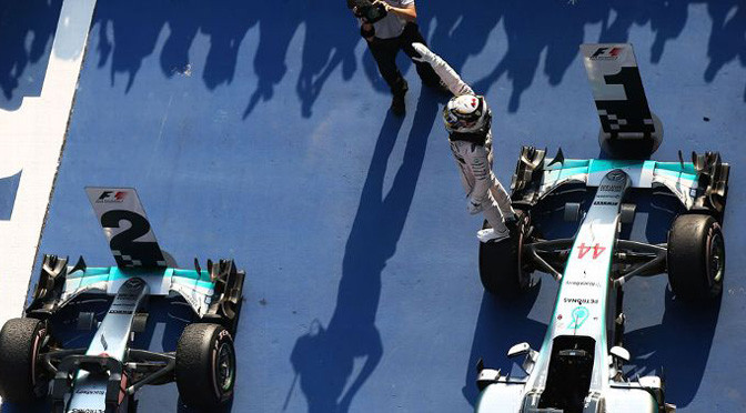 F1: Dominant Lewis Hamilton beats Nico Rosberg in China