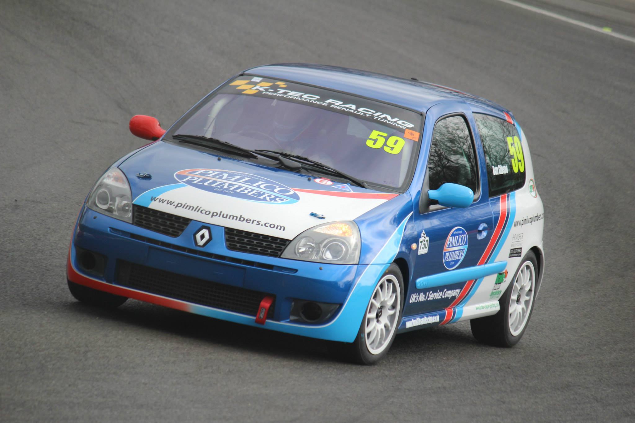 daniel gibson testing at brands hatch (photo: joshua barrett